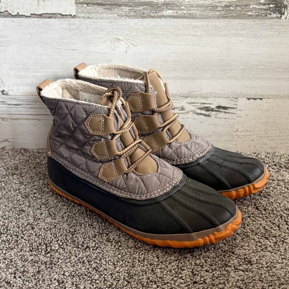 JBU Quilted Brown and Gray Boots